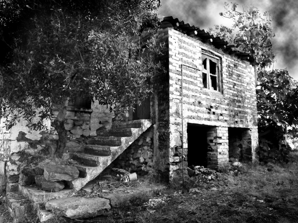 Photograph Afroditi Mavroeidi Old House on One Eyeland